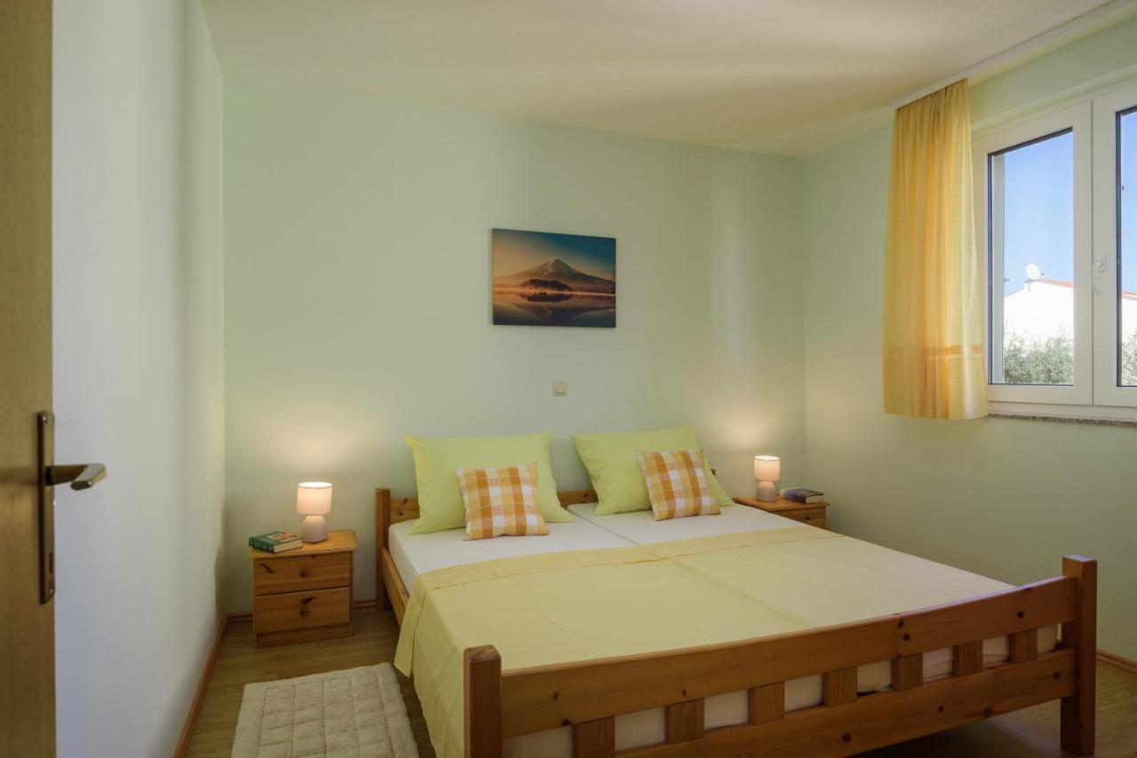 Apartmani Emil Trogir Exterior photo